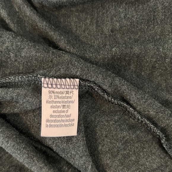 VS Pajama Set - Picture 4 of 4